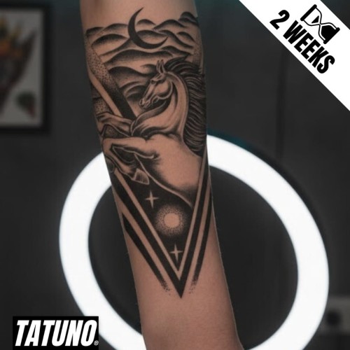 Tatuaż jagua półtrwały jednorożec pod gwiazdami